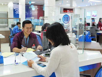 Ngân hàng dồi dào vốn, “bí” kênh đầu tư